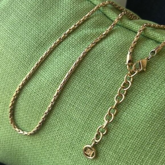 GIVENCHY Couture 4G Gold Snake Necklace - Picture 4 of 10